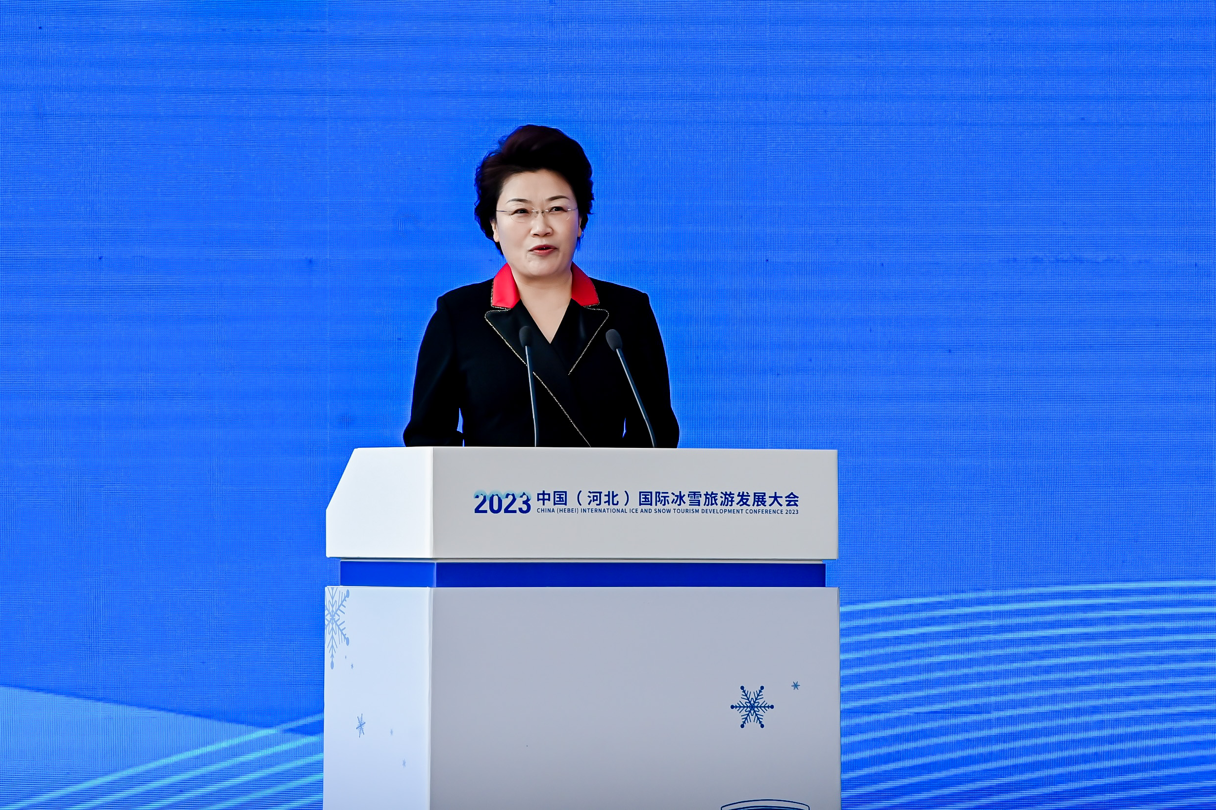 王荣丽.jpg