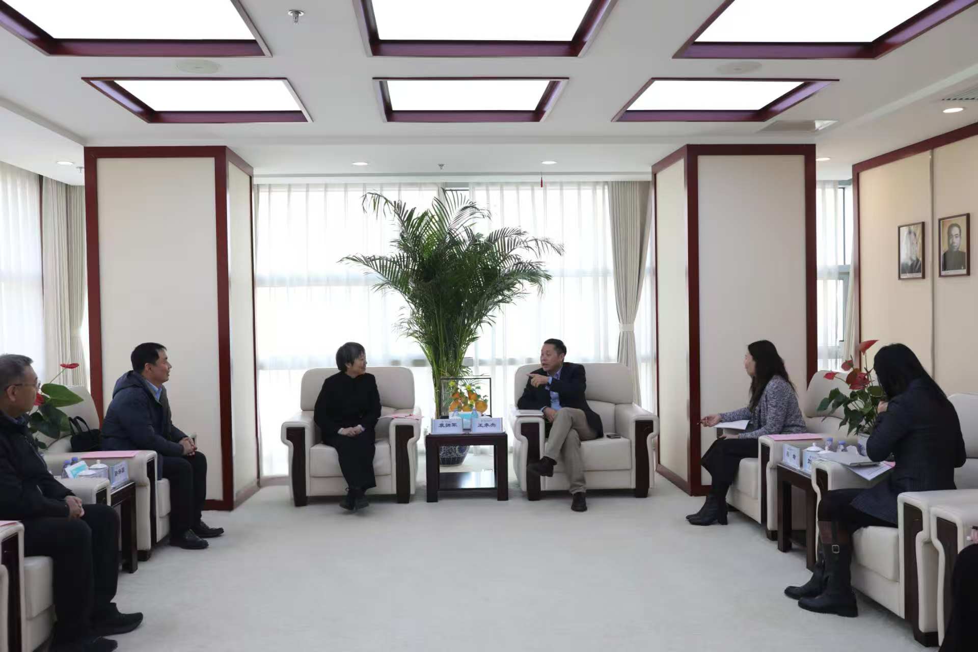 袁拥军书记赴中国国际经济贸易仲裁委员会进行...